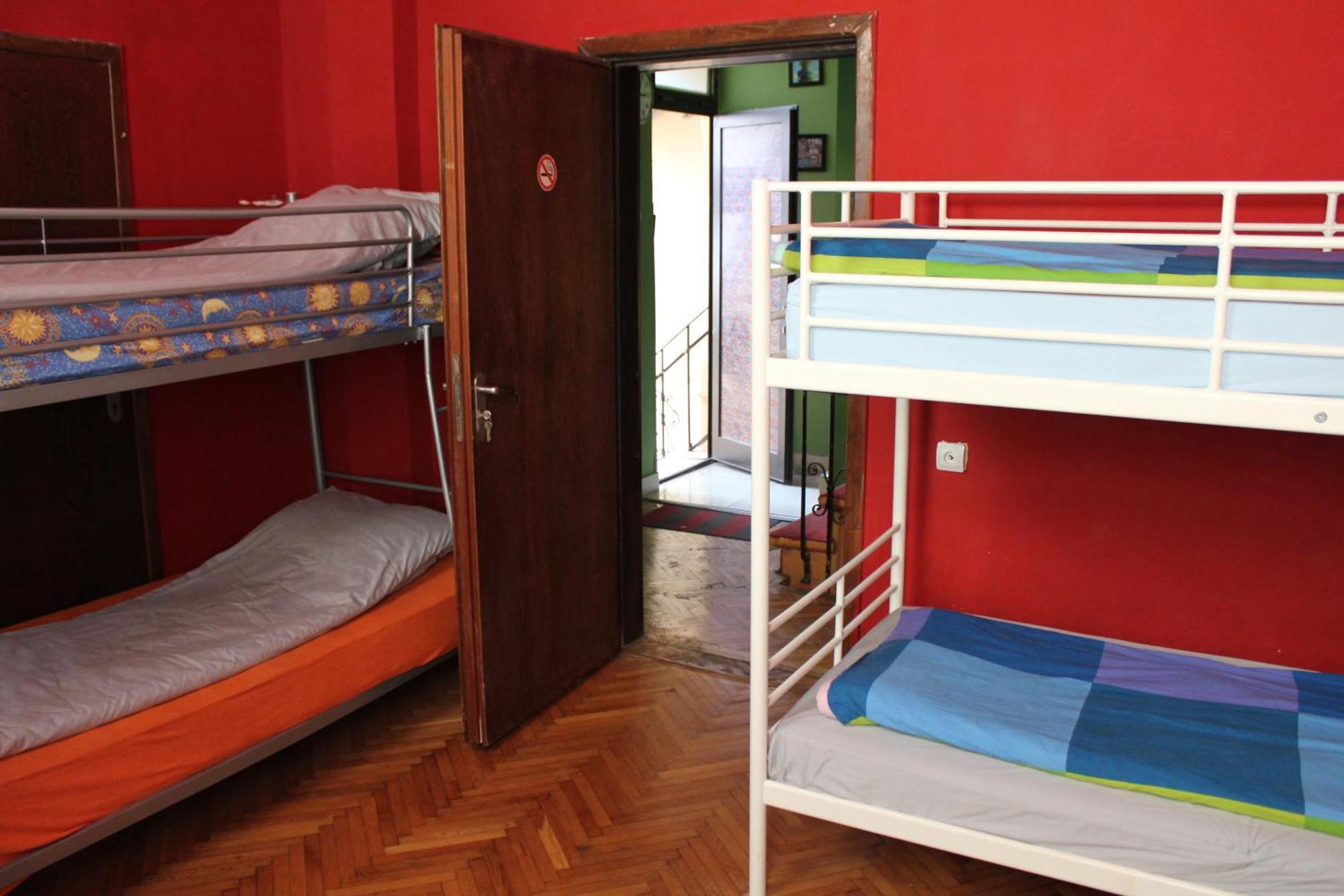 Fun House Vandrerhjem Bucureşti Eksteriør bilde